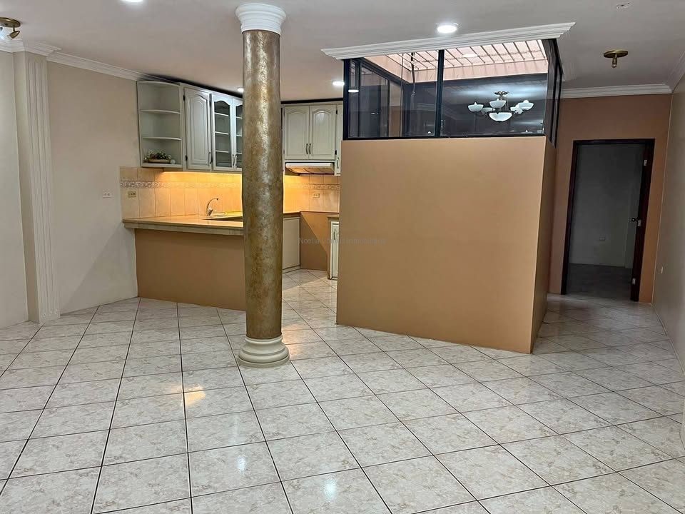 DEPARTAMENTO SECTOR LOS TAMARINDOS - PORTOVIEJO